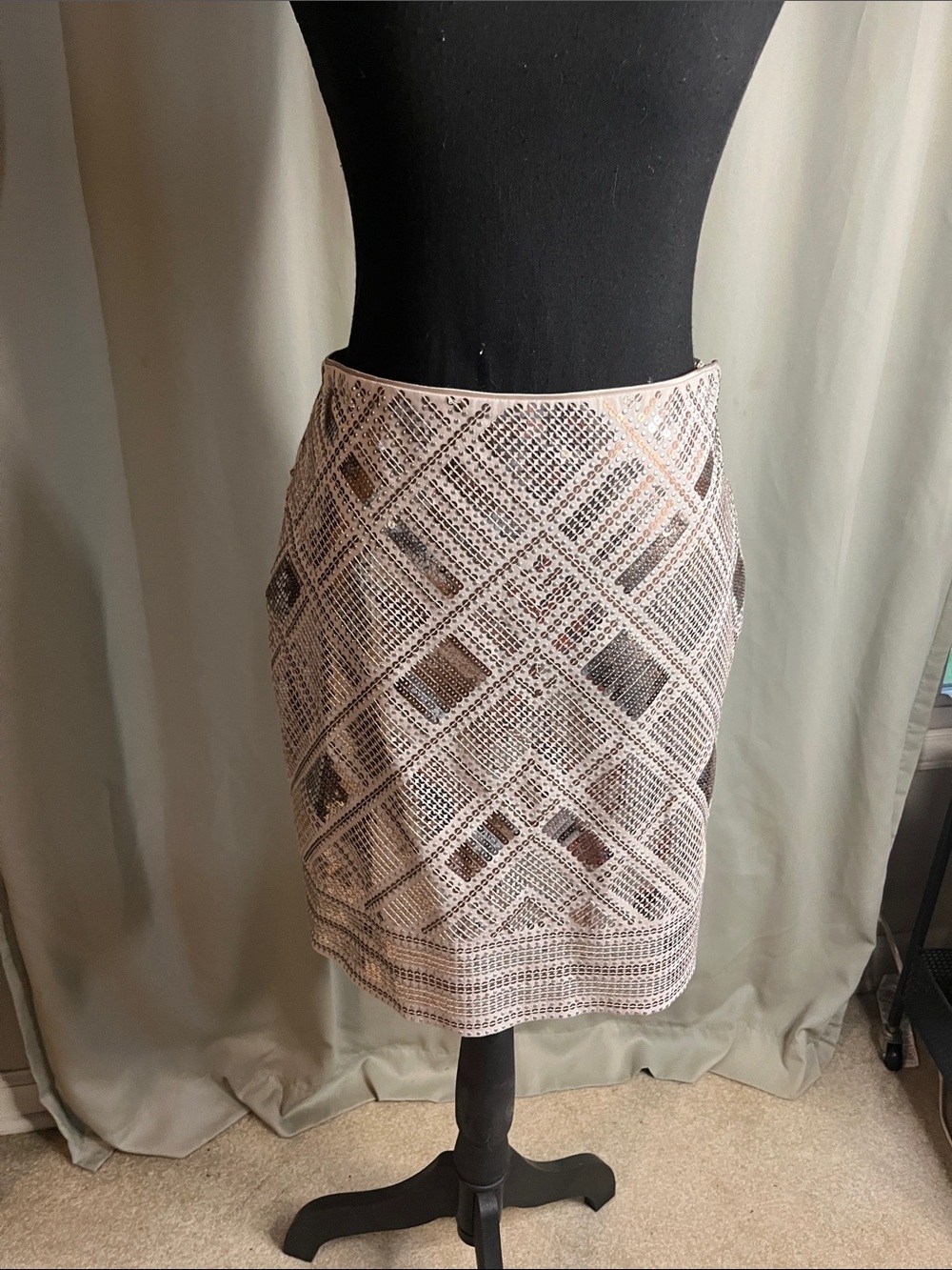 NWT White House Black Market Neutral Cream Sequin Skirt